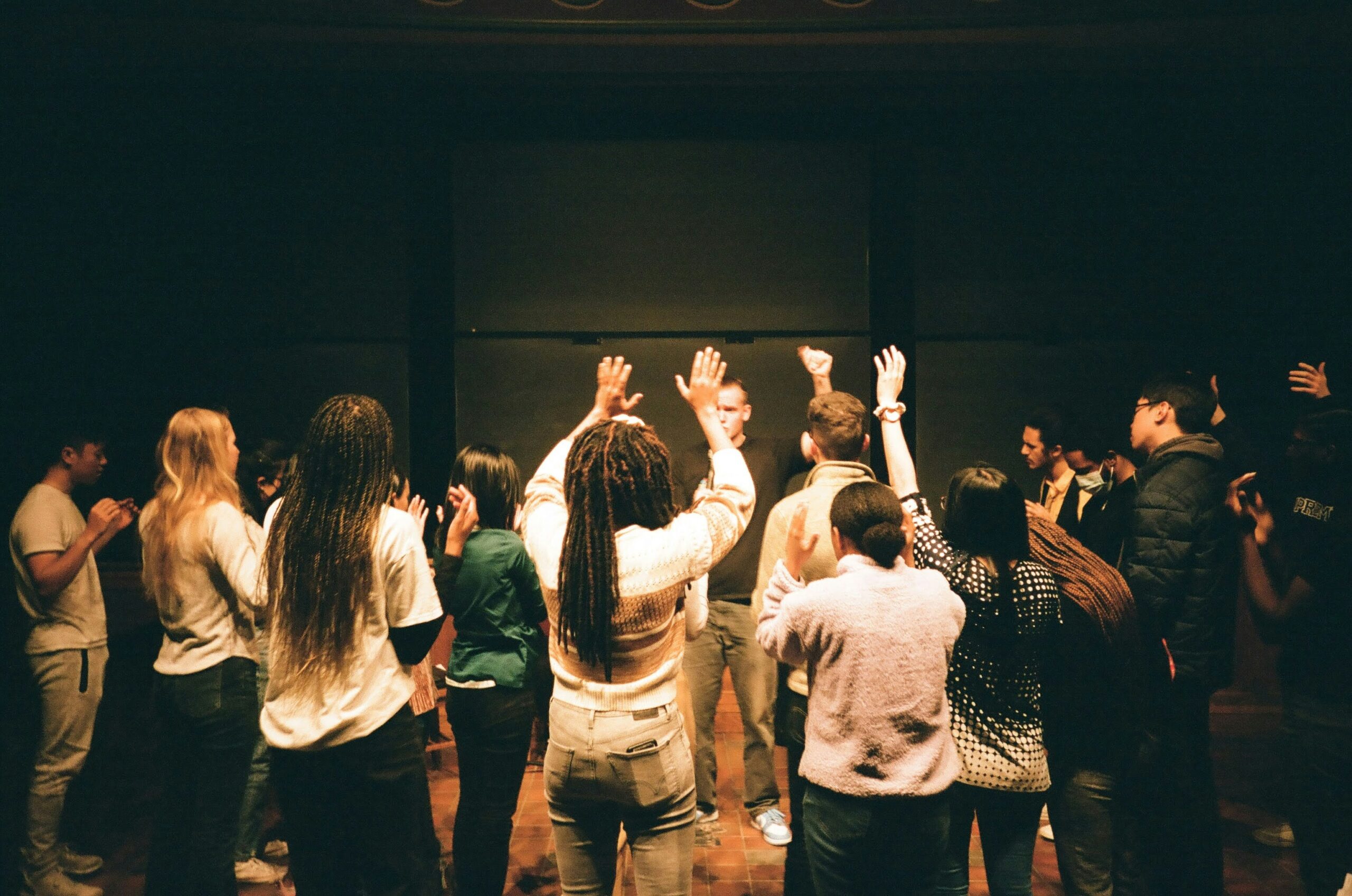 Entertaining with Ease: Mindful Hosting for Stress-Free Gatherings