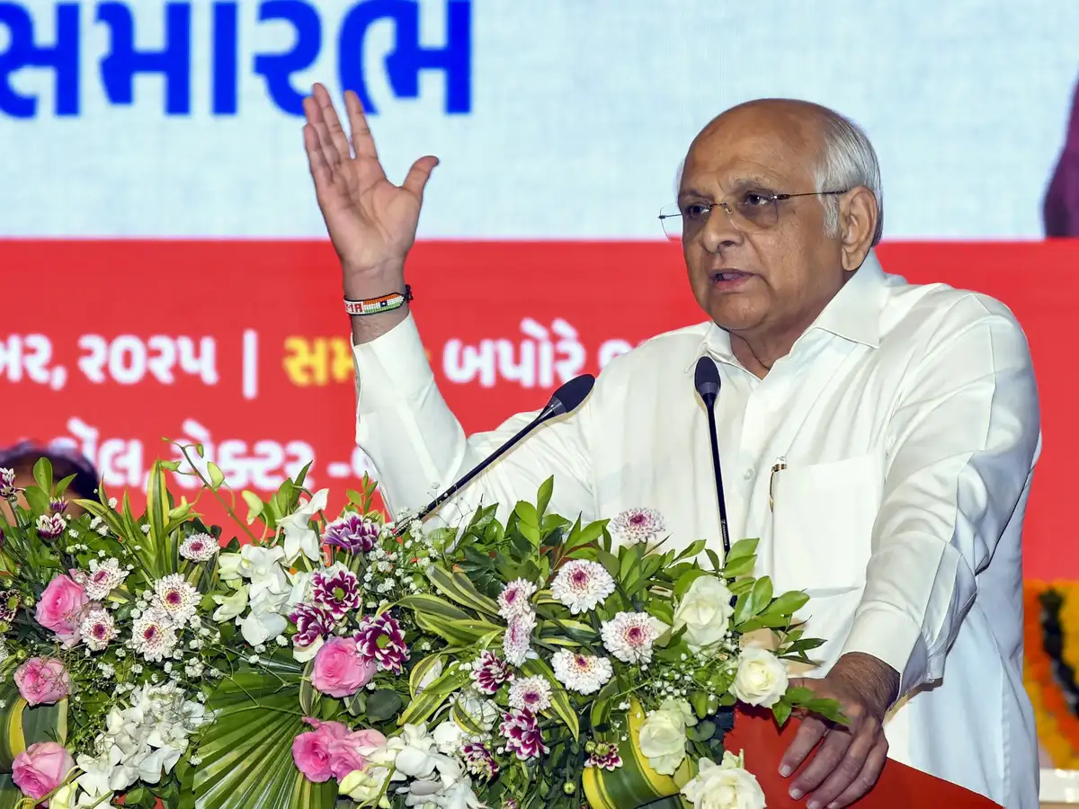 Gujarat Political Shake-Up: Entire Cabinet Resigns Ahead of Elections – Expansion Set for Friday